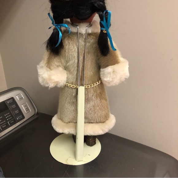 Vintage Regal Made in Canada Doll - Beautiful Condition & beautiful details - Picture 4 of 16